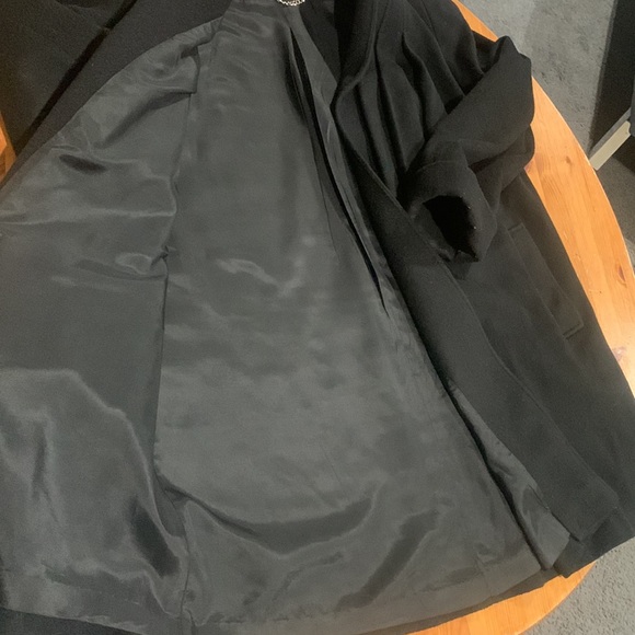 Women’s Wool swing coat - Size Medium-Large - preowned, good condition/ one flaw - Picture 5 of 7